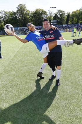 Jorge Gonzalez and Tim Maelzer at the Kicken mit Herz charity football match in aid of the childrens heart ward at the Eppendorf University Hospital UKE on 7 September 2025 in Hamburg Kicken mit Herz 2025 charity event in Hamburg