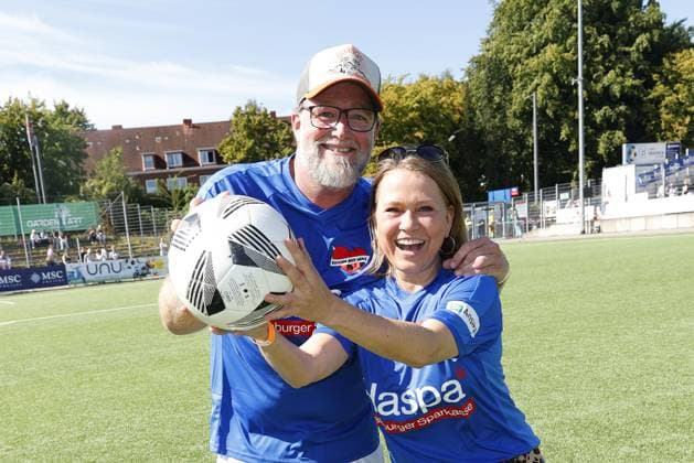Brian Bojsen and Nova Meierhenrich at the Kicken mit Herz charity football match in aid of the childrens heart ward at the Eppendorf University Hospital UKE on 7 September 2025 in Hamburg Kicken mit Herz 2025 charity event in Hamburg