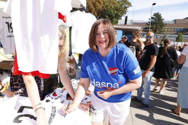 Katharina Fegebank at the charity football match Kicken mit Herz for the benefit of the childrens heart ward of the University Hospital Eppendorf UKE on 7 09 2025 in Hamburg Kicken mit Herz 2025 charity event in Hamburg