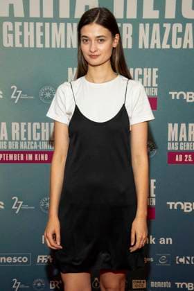 abb Philine Schmoelzer on the red carpet at the premiere of the movie Maria Reiche Das Geheimnis der Nazca Linien at Delphi Filmpalast on 07 09 2025 in Berlin Berlin Germany
