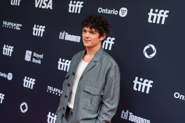 September 7, 2025, Toronto, On, Canada: Noah Jupe arrives on the red carpet for öÄu& SonsöÄÃ¹ at the Toronto International Film Festival in Toronto, Sunday, Sept. 7, 2025. Toronto Canada  - ZUMAc35_ 20250907_zaf_c35_013 Copyright: xLauraxProctorx