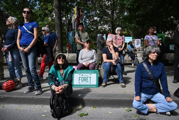 September 7, 2025, Montreal, Pq, Canada: People take part in a Meres au front Montreal protest outside the office of Quebec Premier Francois Legault in Montreal, Sunday, Sept., 7, 2025. Montreal Canada - ZUMAc35_ 20250907_zaf_c35_027 Copyright: xGrahamxHughesx