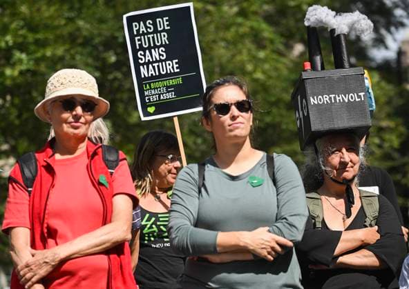 September 7, 2025, Montreal, Pq, Canada: People take part in a Meres au front Montreal protest outside the office of Quebec Premier Francois Legault in Montreal, Sunday, Sept., 7, 2025. Montreal Canada - ZUMAc35_ 20250907_zaf_c35_046 Copyright: xGrahamxHughesx