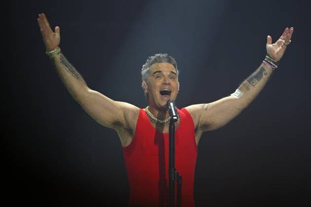 Bilder des Jahres 2025, Entertainment 09 September Entertainment Themen der Woche KW36 British singer Robbie Williams performs in Prague, September 7, 2025. (CTKxPhoto KaterinaxSulova) CTKPhotoP2025090706351  CTKPhotoP2025090706351