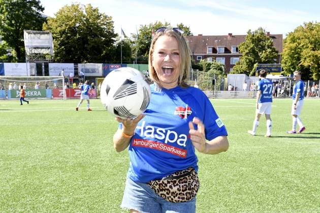 Nova Meierhenrich at Kicken mit Herz at STADION HOHELUFT in Hamburg on 07 09 2025