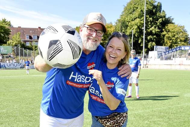 Nova Meierhenrich with partner Brian Bojsen at Kicken mit Herz at STADION HOHELUFT in Hamburg on 07 09 2025