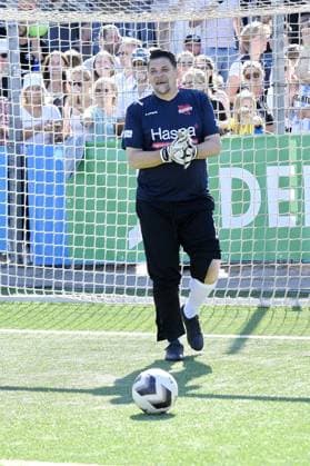 Tim Mälzer at Kicken mit Herz at STADION HOHELUFT in Hamburg on 07 09 2025