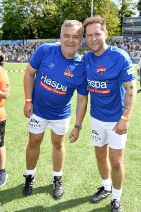 Elton and Johannes Oerding at Kicken mit Herz at STADION HOHELUFT in Hamburg on 07 09 2025