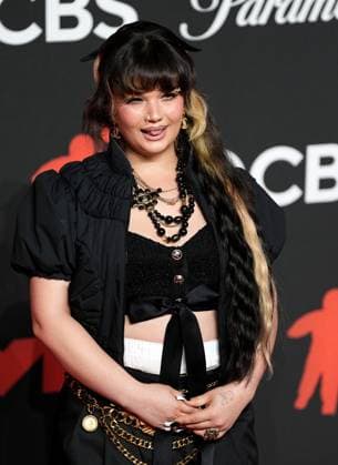 Lola Young arrives on the red carpet at the 2025 MTV Video Music Awards VMA s at the UBS Arena in Elmont, New York on Sunday, September 07, 2025.  MTV20250907123 AngelinaxKatsanis