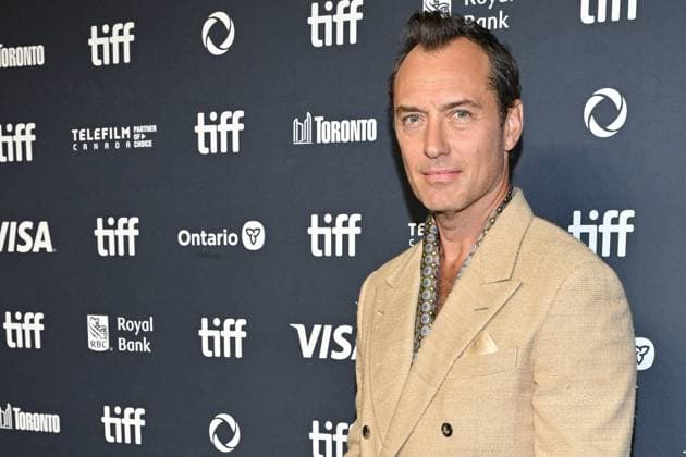 Toronto Black Rabbit Screening Jude Law attending the screening of the movie Black Rabbit ahead of Toronto International Film Festival (TIFF) in Toronto, Canada on September 7, 2025. Photo by Julien Reynaud APS-Medias ABACAPRESS.COM Toronto Canada  Copyright: xReynaudxJulien APS-Medias ABACAx