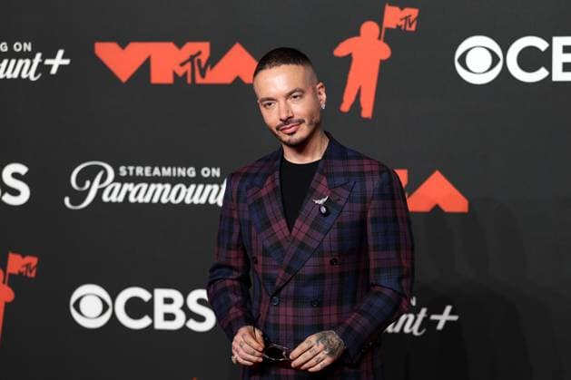 Colombian singer J Balvin poses during the red carpet at the red carpet at the MTV Video Music Awards (VMAs) in New York, United States, 07 September 2025. Red carpet at the MTV Video Music Awards !ACHTUNG: NUR REDAKTIONELLE NUTZUNG!  Copyright: xOctavioxGuzmánx AME7213 20250907-55017856677_1