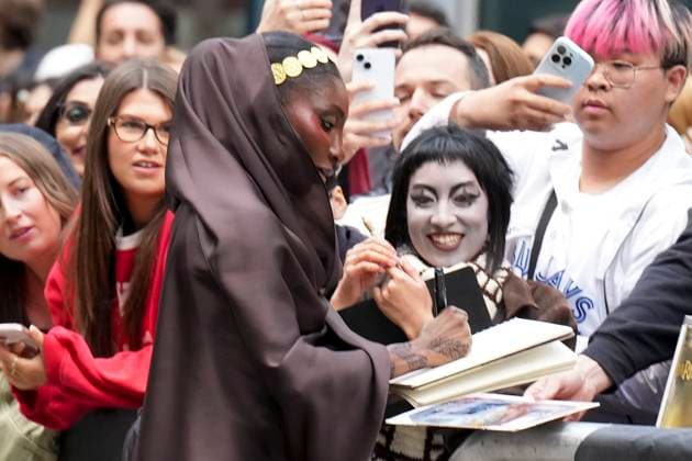 September 7, 2025, Toronto, On, CAN: Michaela Coel greets fans as she arrives on the red carpet to promote the film The Christophers at the Toronto International Film Festival in Toronto on Sunday September 7, 2025. Toronto CAN  - ZUMAc35_ 20250907_zaf_c35_131 Copyright: xChrisxYoungx