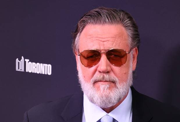 TORONTO, ONTARIO - SEPTEMBER 07: Russell Crowe attends the premiere of Nuremberg during the 2025 Toronto International Film Festival at Roy Thomson Hall on September 07, 2025 in Toronto, Ontario Copyright: xMPI099x xMediaPunchx