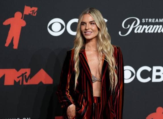 Whitney Phillips arrives on the red carpet at the 2025 MTV Video Music Awards VMA s at the UBS Arena in Elmont, New York on Sunday, September 07, 2025.  MTV20250907281 AngelinaxKatsanis