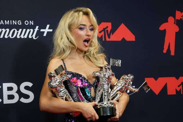 American singer Sabrina Carpenter poses on the red carpet at the MTV Video Music Awards (VMAs) in New York, United States, 07 September 2025. MTV Video Music Awards Red Carpet !ACHTUNG: NUR REDAKTIONELLE NUTZUNG!  Copyright: xOctavioxGuzmánx AME7380 20250908-55017857139_1