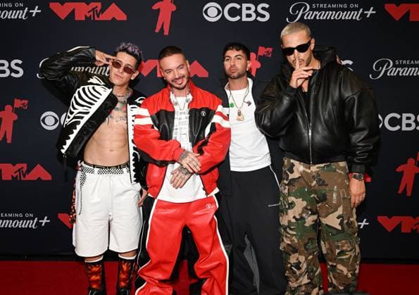 2025 MTV Video Music Awards - Press Room Lenny Tavarez, J Balvin, Justin Quiles, and DJ Snake pose in the press room during the 2025 MTV Video Music Awards at UBS Arena on September 07, 2025 in Elmont, New York. Elmont UBS New York USA Copyright: xJeremyxSmith imageSPACEx