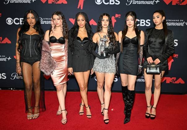 2025 MTV Video Music Awards - Press Room Megan Skiendiel, Manon Bannerman, Daniela Avanzini, Yoonchae Jeong, Sophia Laforteza, and Lara Raj of Katseye , winners of the MTV Push Performance of The Year Award for Touch pose in the press room during the 2025 MTV Video Music Awards at UBS Arena on September 07, 2025 in Elmont, New York. Elmont UBS New York USA Copyright: xJeremyxSmith imageSPACEx