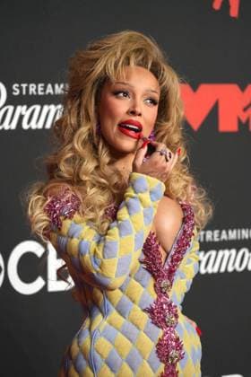 September 7, 2025, New York, New York, USA: DOJA CAT attends the MTV Video Music Awards attends the MTV Video Music Awards at the he UBS Arena in New York. New York USA - ZUMAms4_ 20250907_faf_ms4_008 Copyright: xSoniaxMoskowitzxGordonx