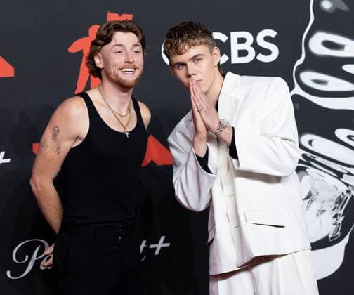 2025 MTV VMA Awards Red Carpet Featuring: Bailey Zimmerman, Kid Laroi Where: New York, New York, United States When: 07 Sep 2025 Credit: Janet Mayer INSTARimages.com EDITORIAL USE ONLY. NOT FOR USE BY NEWSPAPERS BASED IN THE UK. Copyright: xx instar55062717