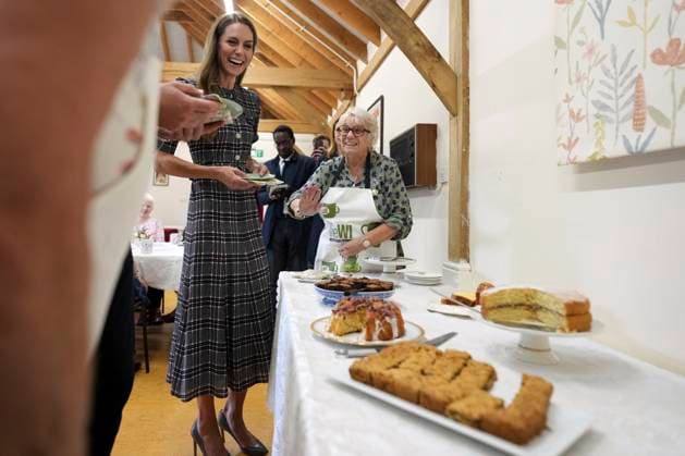 Prince and Princess of Wales commemorate the three-year anniversary of the death of Queen Elizabeth II Britain s Kate looks at the cakes as she visits the National Federation of Women s Institute (WI) to commemorate the three-year anniversary of the death of Queen Elizabeth II in Sunningdale, England, Monday, Sept. 8, 2025., Credit:Alastair Grant Avalon GBR, Sunningdale  Copyright: xAlastairxGrantx xAvalonx 1035282819