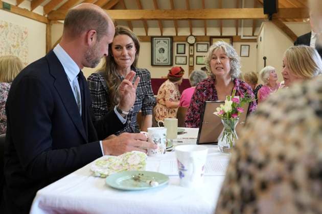 Prince and Princess of Wales commemorate the three-year anniversary of the death of Queen Elizabeth II Britain s Kate and Prince William speak to members during a visit to the National Federation of Women s Institute (WI) to commemorate the three-year anniversary of the death of Queen Elizabeth II in Sunningdale, England, Monday, Sept. 8, 2025., Credit:Alastair Grant Avalon GBR, Sunningdale  Copyright: xAlastairxGrantx xAvalonx 1035282919