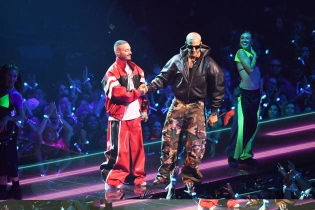 MTV Video Music Awards 2025 - Show J Balvin and DJ Snake onstage during the 2025 MTV Video Music Awards at UBS Arena on September 07, 2025 in Elmont, New York. Elmont UBS Arena New York USA Copyright: xCxFlanigan imageSPACEx