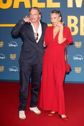Stefan Jürgens with partner Boriana Rosenmüller at the premiere of the Disney series Call My Agent Berlin at the Colosseum Cinema Berlin, 08 09 2025 Foto:xD.xHerrickx xFuturexImagex agent_5978