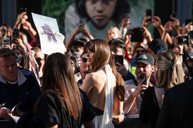 September 8, 2025, Toronto, On, Canada: Mia Goth arrives at the premiere for Frankenstein at the Toronto International Film Festival in Toronto, Monday, Sept. 8, 2025. Toronto Canada  - ZUMAc35_ 20250908_zaf_c35_129 Copyright: xLauraxProctorx