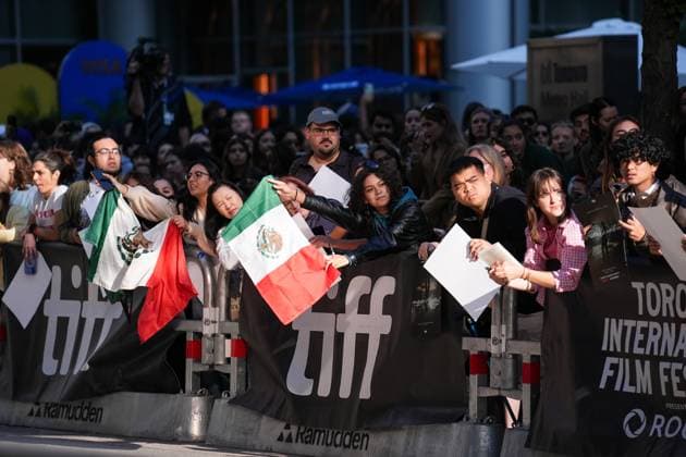 2025 Toronto International Film Festival - Frankenstein TORONTO, CANADA - SEPTEMBER 8 : Fans wait for the arrival of Mexican director Guillermo del Toro greets fans ahead of the premiere of ‘Frankenstein’ during the 2025 Toronto International Film Festival at Princess of Wales Theatre in Toronto, Ontario, Canada on September 8, 2025. Mert Alper Dervis Anadolu Ontario Canada. Editorial use only. Please get in touch for any other usage.  Copyright: x2025xAnadoluxMertxAlperxDervisx