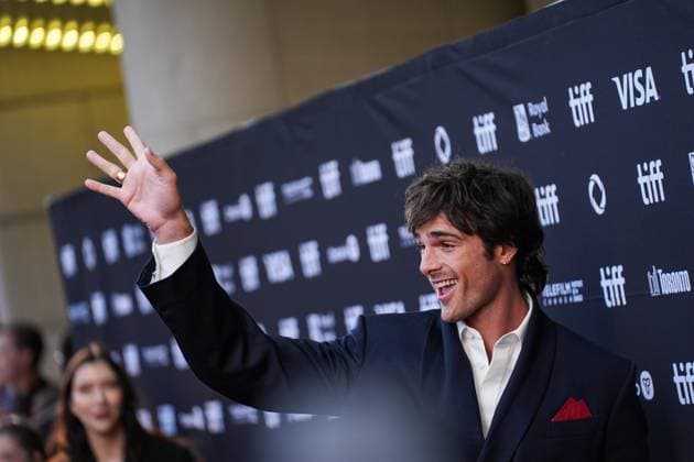 2025 Toronto International Film Festival - Frankenstein TORONTO, CANADA - SEPTEMBER 8 : Jacob Elordi greets fans ahead of the premiere of ‘Frankenstein’ during the 2025 Toronto International Film Festival at Princess of Wales Theatre in Toronto, Ontario, Canada on September 8, 2025. Mert Alper Dervis Anadolu Ontario Canada. Editorial use only. Please get in touch for any other usage.  Copyright: x2025xAnadoluxMertxAlperxDervisx
