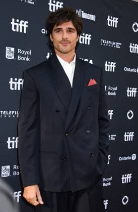 TORONTO, ONTARIO - SEPTEMBER 08: Jacob Elordi attends the premiere of Frankenstein during the 2025 Toronto International Film Festival at Princess of Wales Theatre on September 08, 2025 in Toronto, Ontario Copyright: xmpi099x xMediaPunchx