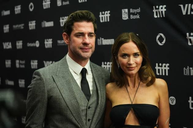 2025 Toronto International Film Festival - The Smashing Machine TORONTO, CANADA - SEPTEMBER 8 : John Krasinski (L) and Emily Blunt (R) attend the premiere of ‘The Smashing Machine’ during the 2025 Toronto International Film Festival at Princess of Wales Theatre in Toronto, Ontario, Canada on September 8, 2025. Mert Alper Dervis Anadolu Ontario Canada. Editorial use only. Please get in touch for any other usage.  Copyright: x2025xAnadoluxMertxAlperxDervisx