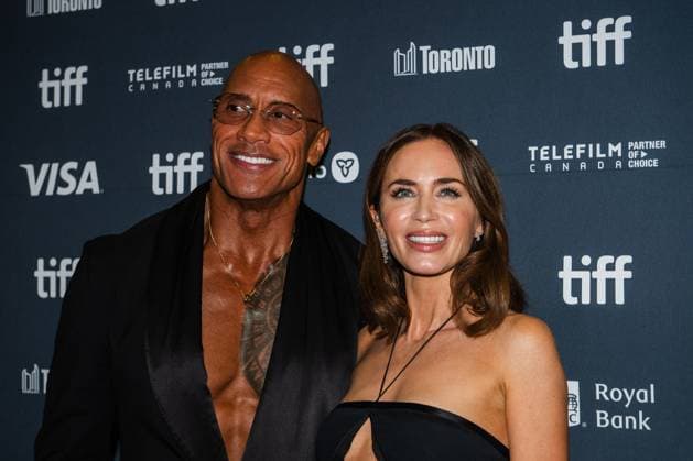 September 8, 2025, Toronto, On, Canada: Dwayne Johnson, left, and Emily Blunt arrive on the red carpet for öÄuThe Smashing MachineöÄÃ¹ at the Toronto International Film Festival in Toronto, Monday, Sept. 8, 2025. Toronto Canada  - ZUMAc35_ 20250908_zaf_c35_167 Copyright: xLauraxProctorx