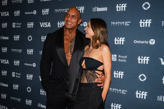 September 8, 2025, Toronto, On, Canada: Dwayne Johnson, left, and Emily Blunt arrive on the red carpet for öÄuThe Smashing MachineöÄÃ¹ at the Toronto International Film Festival in Toronto, Monday, Sept. 8, 2025. Toronto Canada  - ZUMAc35_ 20250908_zaf_c35_193 Copyright: xLauraxProctorx