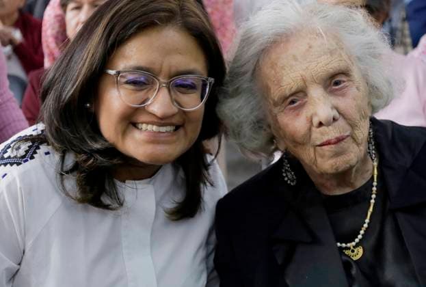 Iztapalapa Mayor s Office Pays Tribute To Mexican Writer Elena Poniatowska Elena Poniatowska, a Mexican writer, participates in a tribute led by Aleida Alavez, Mayor of Iztapalapa, in Mexico City, Mexico, on September 8, 2025, at the Civic Plaza of the Plaza Gavilan Housing Unit, which will bear her name in recognition of her contribution to Mexican literature, culture, and history. Mexico City Mexico City Mexico Copyright: xGerardoxVieyrax originalFilename: vieyra-notitle250908_npgqv.jpg
