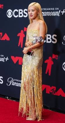MTV Video Music Awards - Press Room New Zealand-South Korean singer-songwriter Rosé (Rose) (Roseanne Park) of Blackpink, winner of the Song of the Year award for Apt. poses in the press room at the 2025 MTV Video Music Awards held at UBS Arena on September 7, 2025 in Elmont, Nassau County, New York, United States. Photo by Jorge Estrellado Image Press Agency ABACAPRESS.COM Elmont New York United States  Copyright: xImagexPressxAgency ABACAx