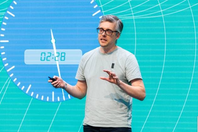 08.09.2025. Düsseldorf. Mit dem Innovationspreis NRW 2025 zeichnet das Land engagierte Persönlichkeiten aus, die mit Kreativität, Einsatz und Risikobereitschaft maßgeblich zur Innovationsstärke Nordrhein-Westfalens beitragen. NRW-Wirtschafts- und Klimaschutzministerin Mona Neubaur verleiht den Preis an Forscher aus Düsseldorf und Bielefeld. Hier: Für den Publikumspreis außerdem nominiert: Dr. Felix Schuster (Gründer und geschäftsführender Gesellschafter der Edgeless Systems GmbH, Bochum) entwickelte eine Technologie, die Unternehmen und Behörden eine sichere und souveräne Nutzung von Künstlicher Intelligenz und Cloud-Diensten ermöglicht. Durch Confidential Computing bleiben alle Daten während der Nutzung von KI und Cloud-Diensten vers
