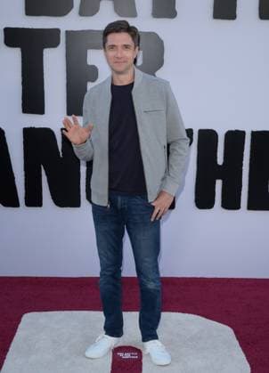 One Battle After Another Premiere - Los Angeles, USA LOS ANGELES, USA. September 08, 2025: Topher Grace at the premiere for One Battle After Another at the TCL Chinese Theatre. Los Angeles CA USA  Copyright: xPaulxSmith Featureflashx