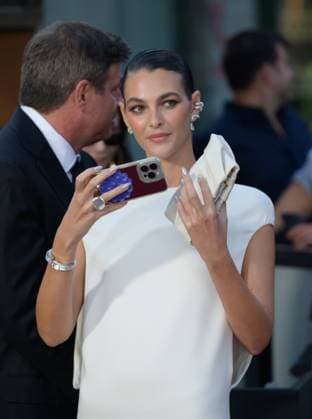 One Battle After Another Premiere - Los Angeles, USA LOS ANGELES, USA. September 08, 2025: Italian supermodel Vittoria Ceretti (Leonardo DiCaprio s girlfriend at the premiere for One Battle After Another at the TCL Chinese Theatre. Los Angeles CA USA  Copyright: xPaulxSmith Featureflashx