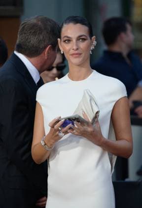One Battle After Another Premiere - Los Angeles, USA LOS ANGELES, USA. September 08, 2025: Italian supermodel Vittoria Ceretti (Leonardo DiCaprio s girlfriend at the premiere for One Battle After Another at the TCL Chinese Theatre. Los Angeles CA USA  Copyright: xPaulxSmith Featureflashx