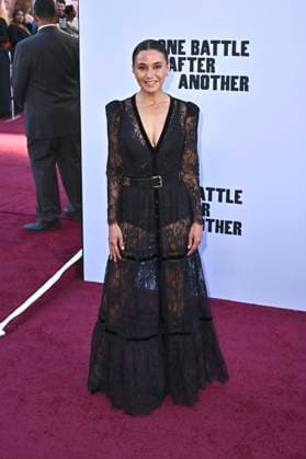 Emmanuelle Chriqui at the world premiere of the movie One Battle After Another at the TCL Chinese Theater Los Angeles, 08 09 2025 Foto:xD.xStarbuckx xFuturexImagex battle_5800