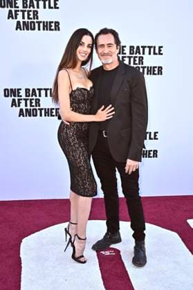 Victoria Aletta and Demian Bichir at the world premiere of the movie One Battle After Another at the TCL Chinese Theater Los Angeles, 08 09 2025 Foto:xD.xStarbuckx xFuturexImagex battle_5813