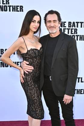 Victoria Aletta and Demian Bichir at the world premiere of the movie One Battle After Another at the TCL Chinese Theater Los Angeles, 08 09 2025 Foto:xD.xStarbuckx xFuturexImagex battle_5815