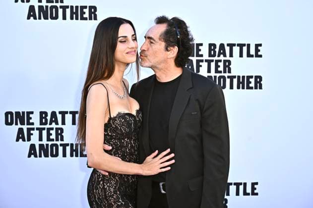 Victoria Aletta and Demian Bichir at the world premiere of the movie One Battle After Another at the TCL Chinese Theater Los Angeles, 08 09 2025 Foto:xD.xStarbuckx xFuturexImagex battle_5816