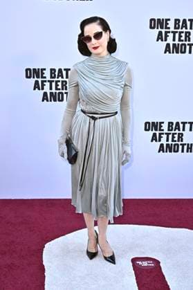 Dita Von Teese at the world premiere of the movie One Battle After Another at the TCL Chinese Theater Los Angeles, 08 09 2025 Foto:xD.xStarbuckx xFuturexImagex battle_5819