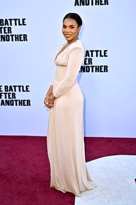 Regina Hall at the world premiere of the movie One Battle After Another at the TCL Chinese Theater Los Angeles, 08 09 2025 Foto:xD.xStarbuckx xFuturexImagex battle_5842