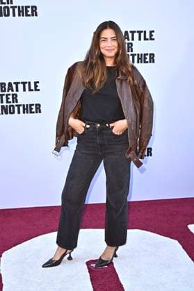 Lorenza Izzo at the world premiere of the movie One Battle After Another at the TCL Chinese Theater Los Angeles, 08 09 2025 Foto:xD.xStarbuckx xFuturexImagex battle_5850