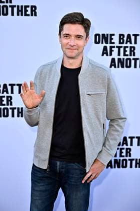 Topher Grace at the world premiere of the movie One Battle After Another at the TCL Chinese Theater Los Angeles, 08 09 2025 Foto:xD.xStarbuckx xFuturexImagex battle_5870