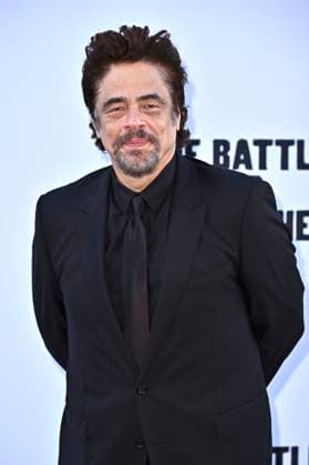 Benicio del Toro at the world premiere of the movie One Battle After Another at the TCL Chinese Theater Los Angeles, 08 09 2025 Foto:xD.xStarbuckx xFuturexImagex battle_5893