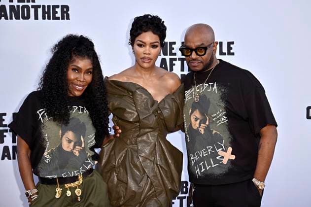 Teyana Taylor with guests at the world premiere of the movie One Battle After Another at the TCL Chinese Theater Los Angeles, 08 09 2025 Foto:xD.xStarbuckx xFuturexImagex battle_5918